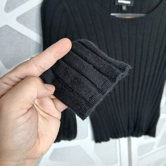Express Black Stretch Ribbed Crop Crew Neck Sweater Womens LG Goth Academia - Picture 3 of 9